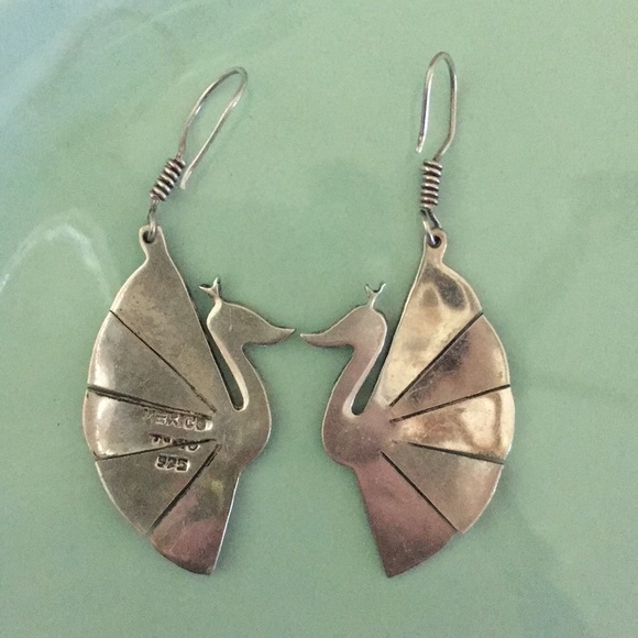 GORGEOUS Vintage Turquoise/silver peacock earrings - Picture 2 of 4